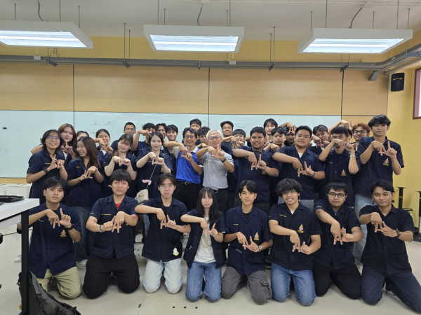 Assoc. Prof. Dr. Keck Voon Ling จาก NTU ร่วมสอนนักศึกษาสาขาวิชาวิศวกรรมคอมพิวเตอร์ เรื่องระบบควบคุมในชุดวิชาปัญญาประดิษฐ์เพื่อการควบคุมหุ่นยนต์