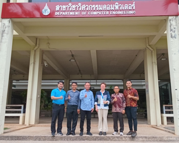 สาขาวิชาวิศวกรรมคอมพิวเตอร์หารือความร่วมมือกับผู้บริหารจากคณะวิทยาการคอมพิวเตอร์ Univertitas Pembanggunan Nasional "Veteran" JawaTimur ประเทศอินโดนีเซีย